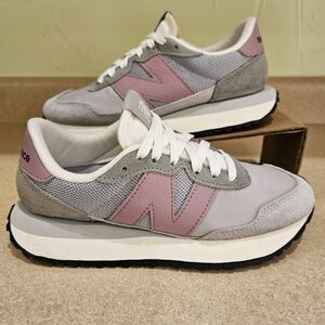 New Balance Women's 237  6.5